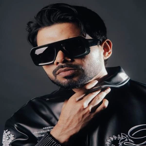 download Gulaban Wangran Arjan Dhillon mp3 song ringtone, Gulaban Wangran Arjan Dhillon full album download